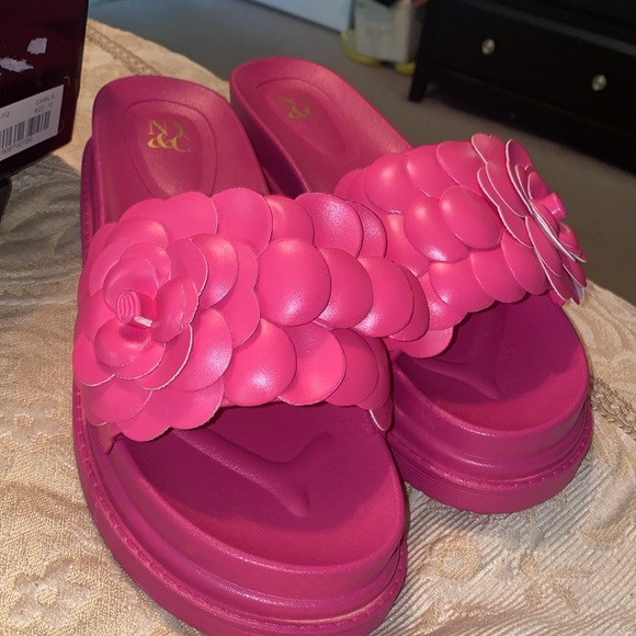 New!  flower Camilla slides In box! NY&C (pink) - Picture 5 of 10